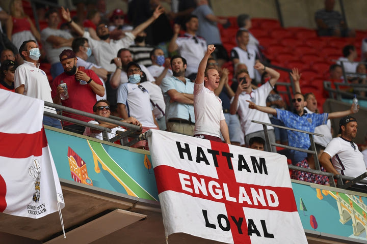 Euro 2020, Αγγλία – Κροατία: Σε κρίσιμη κατάσταση φίλαθλος που έπεσε από τις εξέδρες του Γουέμπλεϊ