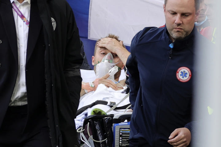 UEFA: “Σε σταθερή κατάσταση ο Έρικσεν σε νοσοκομείο της Κοπεγχάγης”