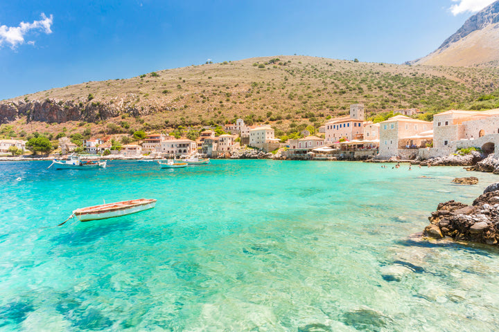 Ποιοι είναι οι πιο δημοφιλείς προορισμοί για το τριήμερο του Αγίου Πνεύματος