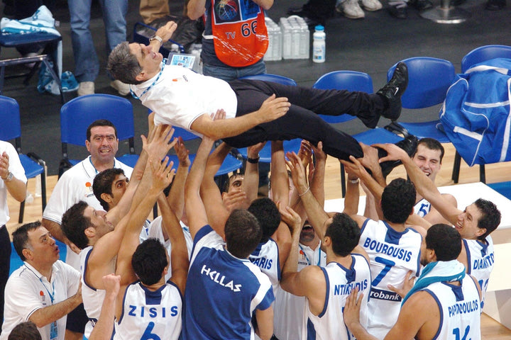 Το γράμμα της FIBA στον Παναγιώτη Γιαννάκη για την είσοδό του στο Hall of Fame