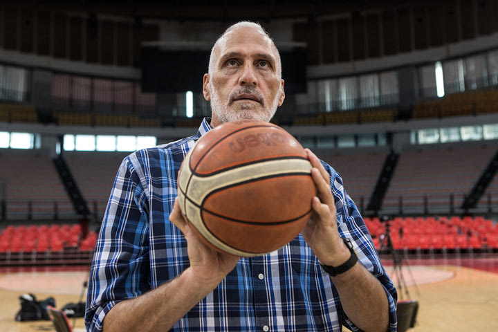 Το SPORT24 στο παρκέ του ΣΕΦ: Όταν ο Αργύρης Καμπούρης έριξε ξανά τις βολές του ’87