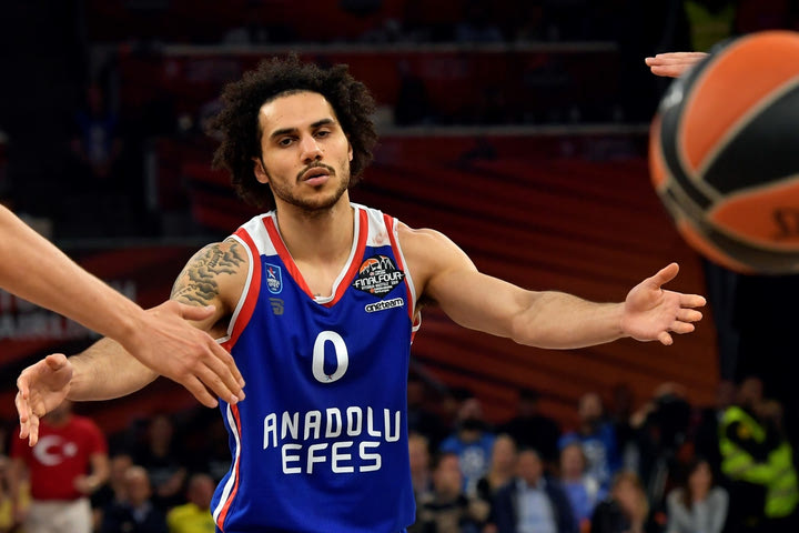 Η Αναντολού Εφές είναι προετοιμασμένη να χάσει Μίτσιτς και Λάρκιν