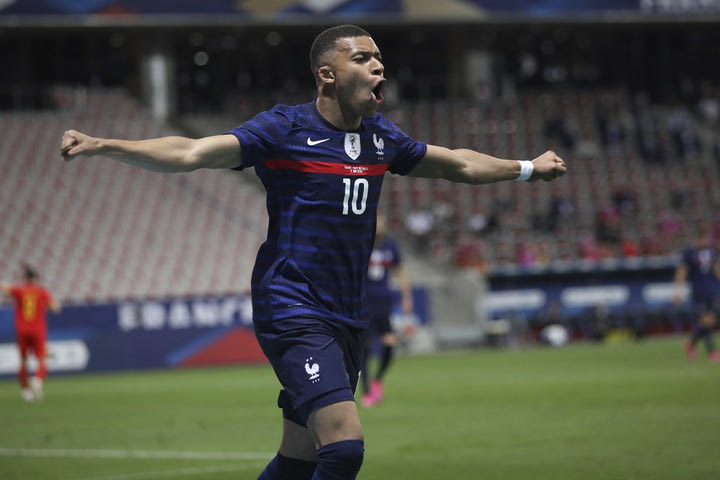 Το SPORT24 στο Λονδίνο: Φαβορί στο Euro 2020, με ή χωρίς restart