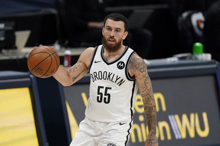 Οι καλές στιγμές του Μάικ Τζέιμς στο Game 2 της σειράς Νετς – Μπακς