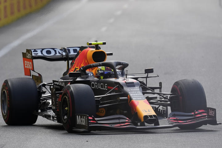 Formula 1 Μπακού: Απίστευτη ανατροπή και νίκη Πέρεθ
