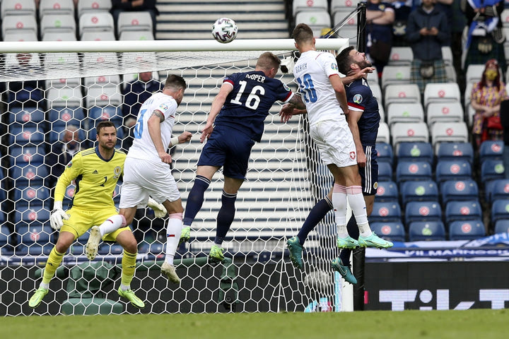 S24 Euro 2020, Σκωτία – Τσεχία: Ο Σικ έκανε το 2-0 με γκολ αριστούργημα