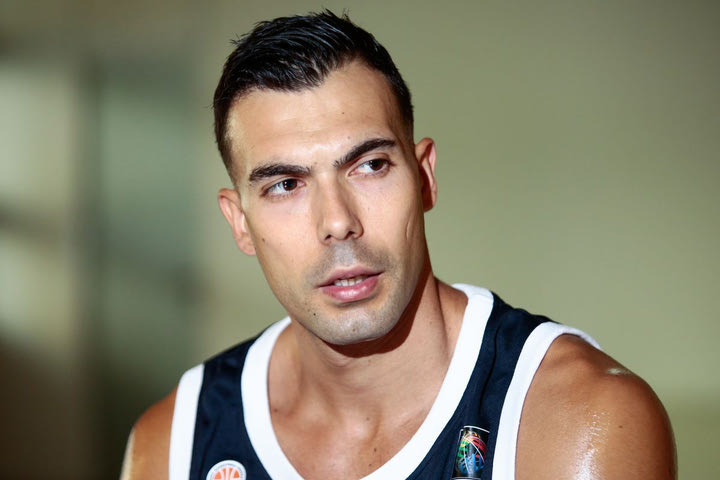 Ο Κώστας Σλούκας στο SPORT24: “Να βγάλω ασπροπρόσωπο τον Πιτίνο”