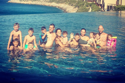 Σπανούλης και Ζήσης χαλαρώνουν με τις οικογένειές τους στην Κρήτη