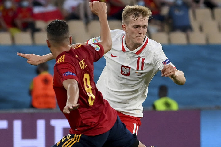 S24 Euro 2020, Ισπανία – Πολωνία: Δοκάρι ο Σβιντέρσκι, δεν σκόραρε σε τετ α τετ ο Λεβαντόβσκι