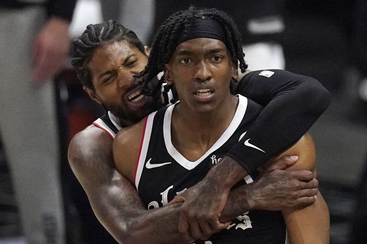 Οι Κλίπερς νίκησαν με 131-119 τους Τζαζ στο Game 6 και προκρίθηκαν στους τελικούς της Δύσης