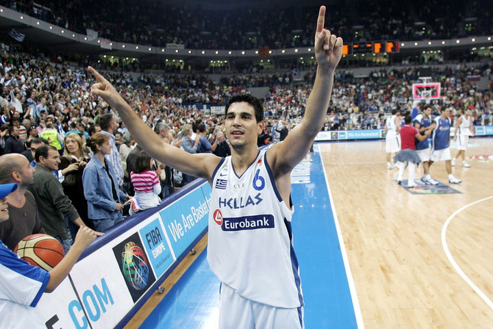 Ο Νίκος Ζήσης ανακοίνωσε το τέλος της καριέρας του: “Ξέρω πως έχω δώσει τα πάντα”