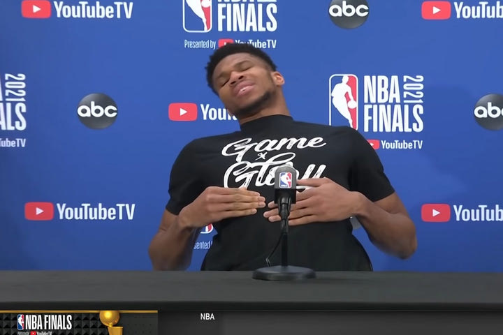 NBA Finals: Ο Αντετοκούνμπο αποχωρεί από την συνέντευξη τύπου του Game 5