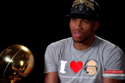 Αντετοκούνμπο: “Εκείνο το παιδί από την Ελλάδα που ήμουν δεν έχει συνειδητοποιήσει τι έγινε”