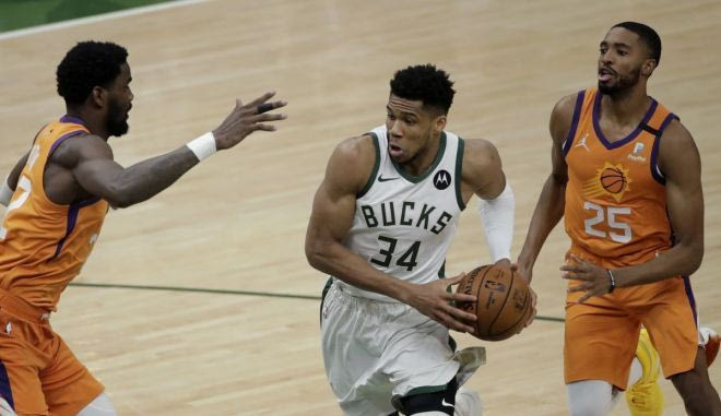 NBA Finals: Οι καλύτερες στιγμές του Γιάννη Αντετοκούνμπο στο Game 1 με τους Σανς