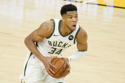 NBA Finals: Η 42αρα του Γιάννη Αντετοκούνμπο στο Game 2 των Μπακς με τους Σανς