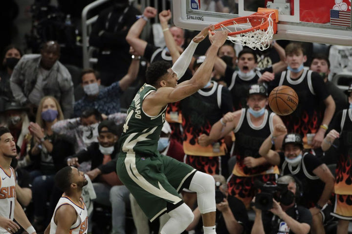 NBA Finals: Το υπέροχο VIDEO των Μπακς ενόψει του Game 4 με τους Σανς