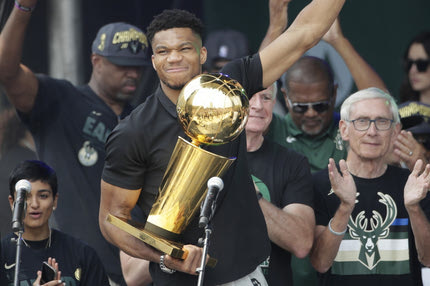 Ο Γιάννης Αντετοκούνμπο και το… SPORT44