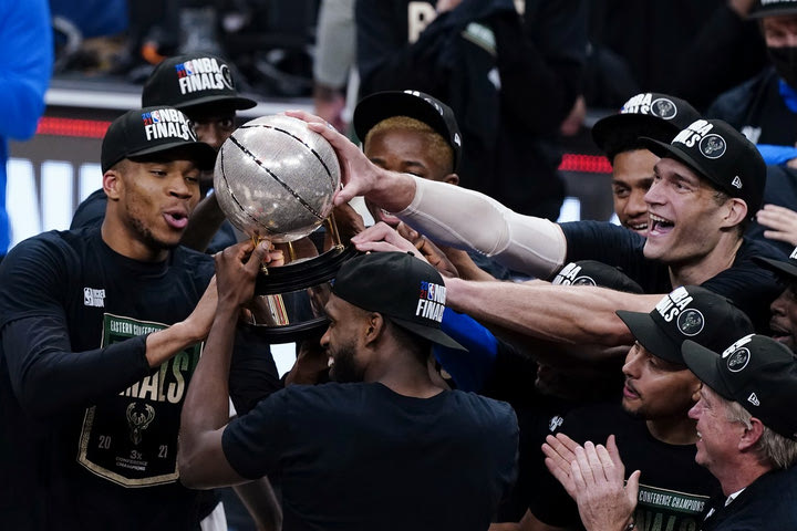 Τα highlights του Game 6 της σειράς Χοκς – Μπακς, η πρόκριση του Μιλγουόκι στους NBA Finals 2021