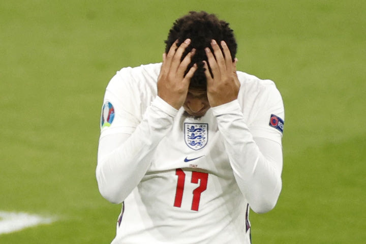 Euro 2020: Καταδίκη από την UEFA στις ρατσιστικές επιθέσεις στους παίκτες της Αγγλίας