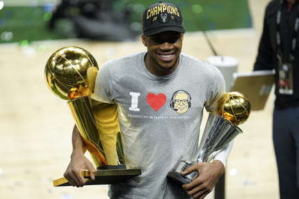 NBA Finals, Το μήνυμα του Γιάννη Αντετοκούνμπο για τους Έλληνες αποκλειστικά στο SPORT24: “Θέλω 100.000 κόσμο στο αεροδρόμιο το Σάββατο”