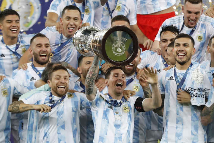 Copa America 2021, Αργεντινή – Βραζιλία: Η στιγμή που το σήκωσε ο Μέσι