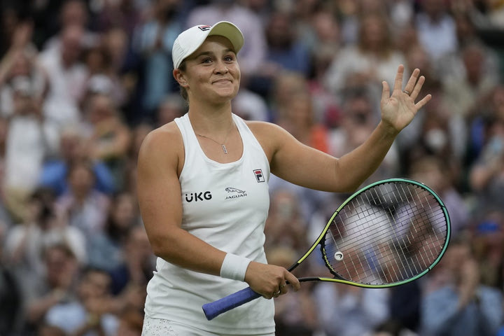 Wimbledon: “Έκλεισε” το Final-4 η Μπάρτι