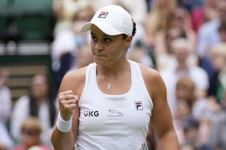 Wimbledon: Ο τελικός γυναικών Μπάρτι – Πλίσκοβα ξεχωρίζει στο πρόγραμμα του Σαββάτου (10/07)