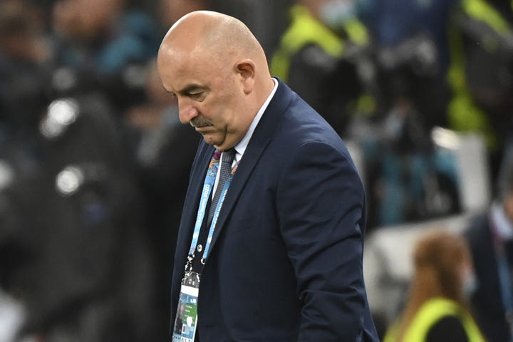 Euro 2020: Τέλος ο Τσερτσέσοφ από τον πάγκο της Ρωσίας