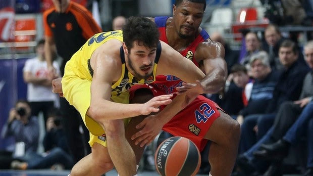Κοιτάζει ξανά την κορυφή η Φενέρμπαχτσε