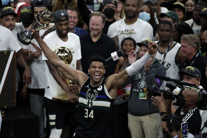 Ο Γιάννης Αντετοκούνμπο MVP των NBA Finals