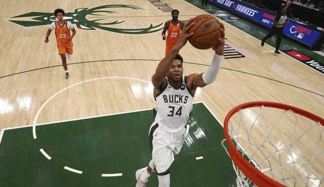 NBA Finals: Η απίστευτη τάπα του Αντετοκούνμπο στον Έιτον στην κορυφή του Top-5