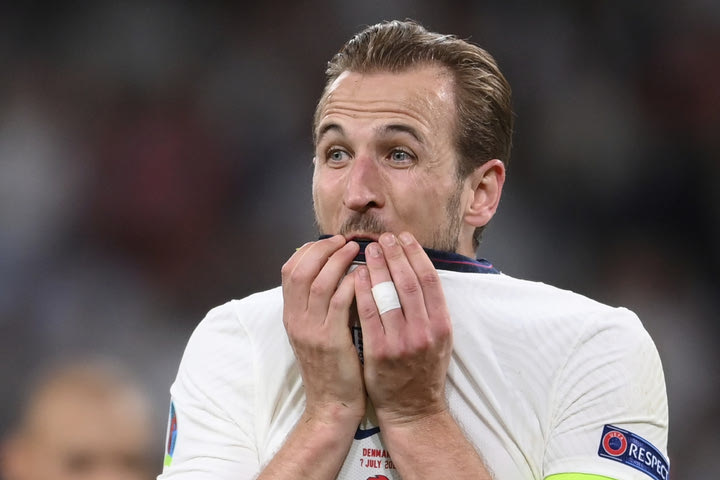 Euro 2020: Ιπτάμενα μυρμήγκια απειλούν τον τελικό