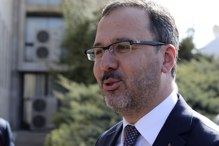 Υπουργός Αθλητισμού Τουρκίας: “Καταδικάζω τη στάση που αντιμετωπίζει η Γαλατάσαραϊ”