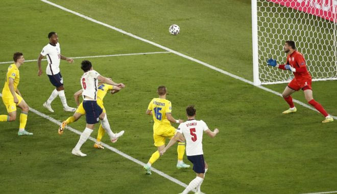 S24 Euro 2020, Ουκρανία – Αγγλία: Η άμυνα των Ουκρανών ξέχασε τον Μαγκουάιρ και αυτός έκανε το 0-2 με κεφαλιά