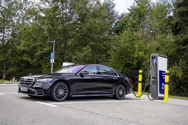 Στην αγορά η plug-in hybrid Mercedes S-Class