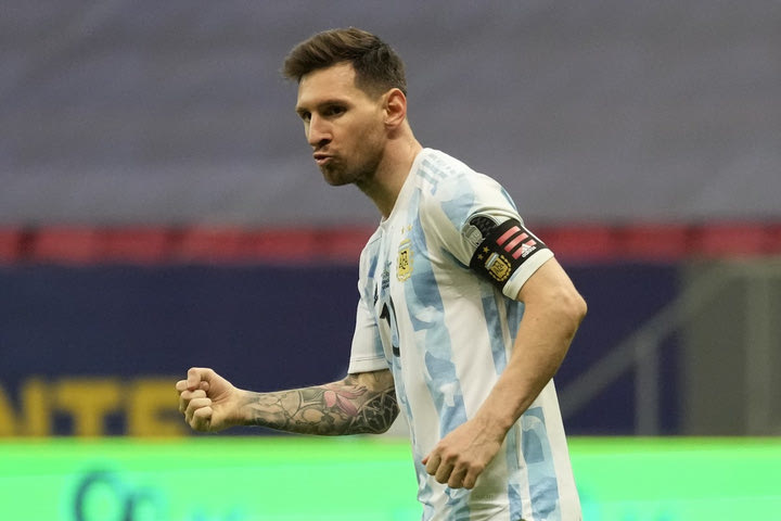Copa América 2021: Ο Μέσι επιτέθηκε φραστικά στον Μίνα και του φώναζε “χόρεψε τώρα”