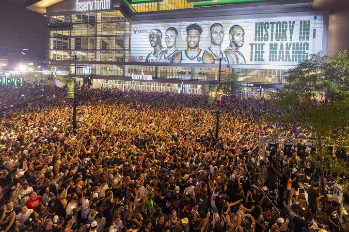 NBA Finals: Τρεις τραυματίες στο Μιλγουόκι από πυροβολισμούς στους πανηγυρισμούς για το πρωτάθλημα των Μπακς