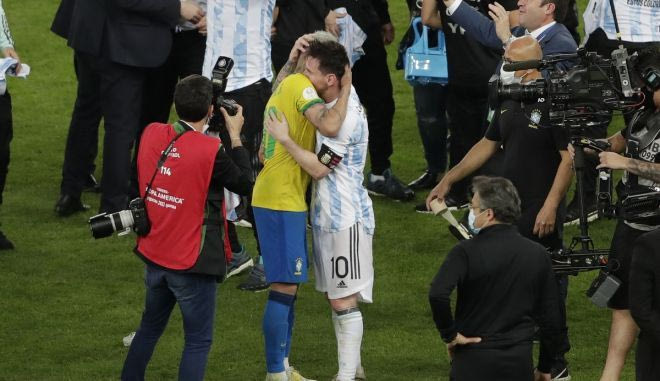 Copa America 2021, Αργεντινή – Βραζιλία: Η αγκαλιά του Νεϊμάρ στον Μέσι