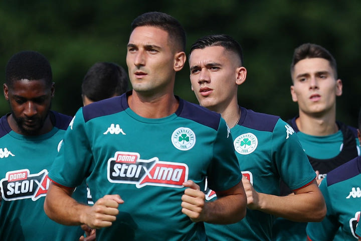 Αποστολή του SPORT 24 στην Ολλανδία: Μαθήματα διάσπασης του πρέσινγκ στους παίκτες του Παναθηναϊκού
