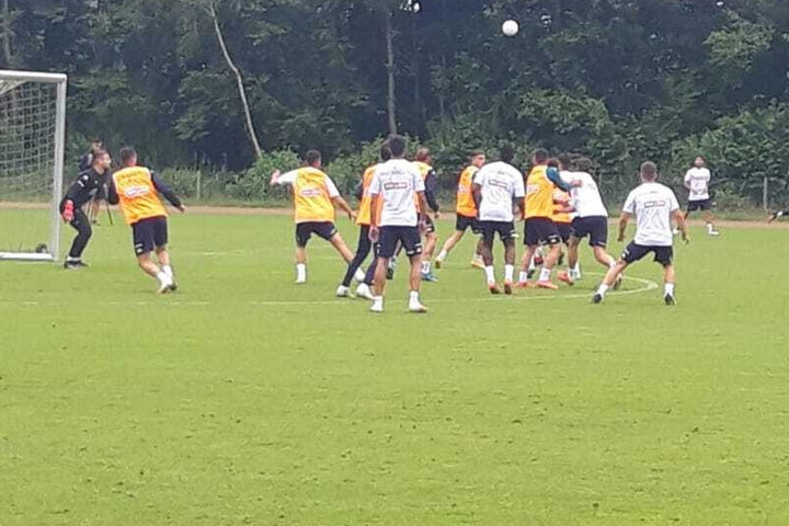 Με το SPORT24 στην Ολλανδία: Το “τι δουλειά έχεις εκεί γιε μου ” του Γιοβάνοβιτς, τα “γκάζια” για τις τοποθετήσεις