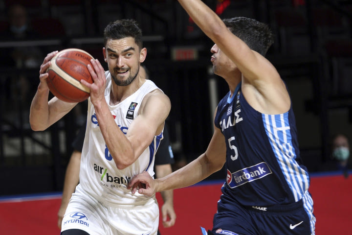 Ο Τόμας Σατοράνσκι ταξίδευε από το Τόκιο προς την Πράγα όταν έμαθε πως έγινε ανταλλαγή