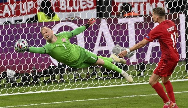 S24 Euro 2020, Αγγλία – Δανία: Η όμορφη επέμβαση του Σμάιχελ στην κεφαλιά του Μαγκουάιρ