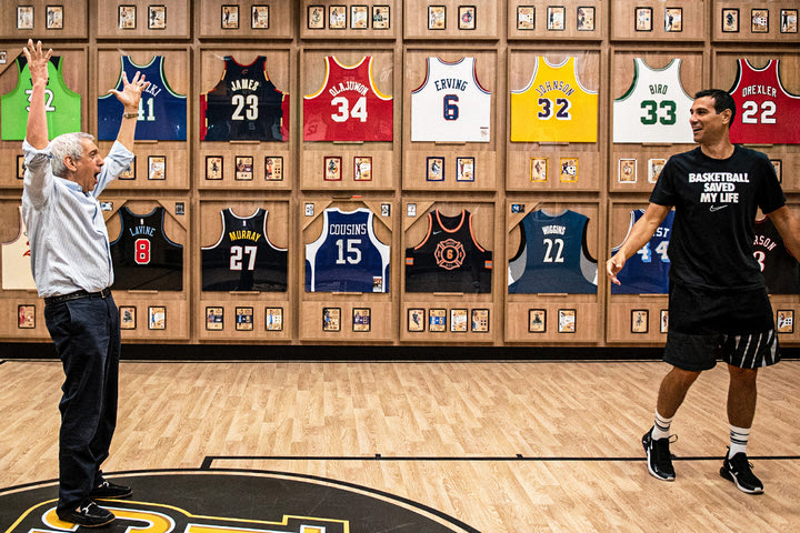 Η αναπαράσταση του “Βάλτο αγόρι μου” από τον Νίκο Ζήση και τον Βασίλη Σκουντή στο SPORT24