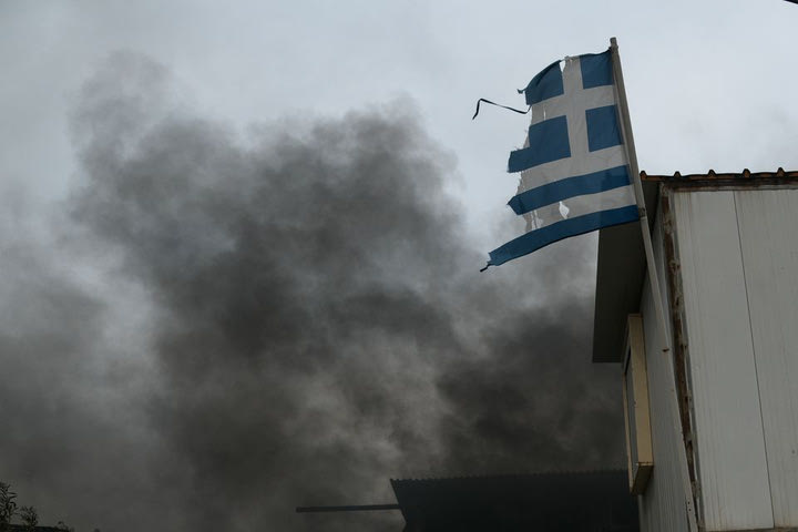 Κρανίου τόπος η βόρεια Αττική, «κάρβουνο» χιλιάδες στρέμματα δάσους και περιουσίες – Οι πρώτες εικόνες από τη νέα πύρινη καταστροφή