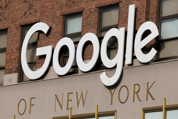 Η Google κάνει την αρχή με περικοπές στους υπαλλήλους που εργάζονται από το σπίτι – Ενα «πείραμα» που θέτει τις τάσεις και για άλλους εργοδότες