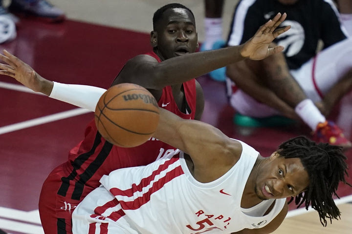 NBA: Χειρουργείο ο Ουσμάν Γκαρούμπα, τον χάνουν για καιρό οι Ρόκετς