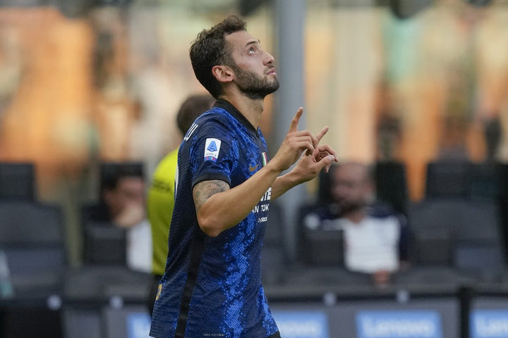Ίντερ – Τζένοα 4-0: Εντυπωσιακή η πρεμιέρα των νέων “νερατζούρι”