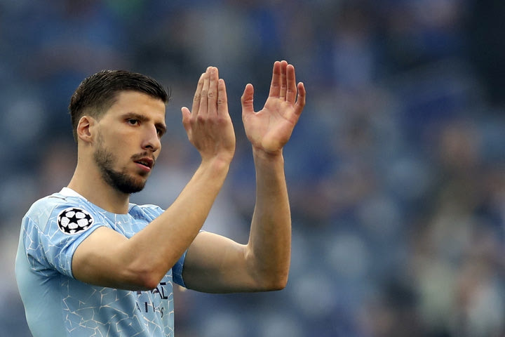 Champions League: Ο Ρούμπεν Ντίας καλύτερος αμυντικός της σεζόν 2020/21, η Ιρένε Παρέδες στις γυναίκες