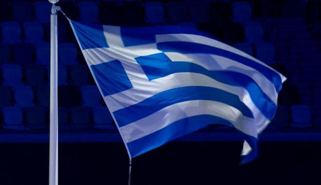 Η έπαρση της Ελληνικής σημαίας
