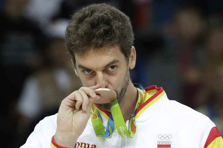 Το tweet της ΚΑΕ Παναθηναϊκός για τον Πάου Γκασόλ: “Συγχαρητήρια για την τεράστια καριέρα σου”